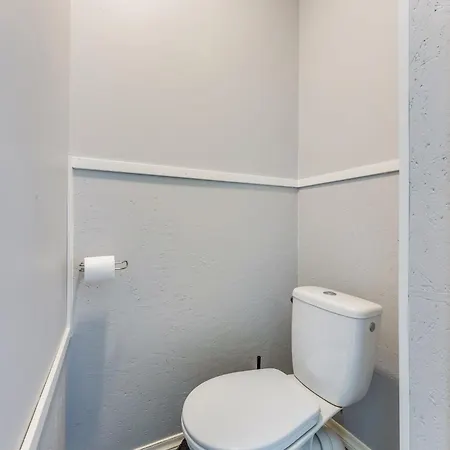 10 - Modern 2br Apartment, Fast Wifi, Near Old Town Tallinn
